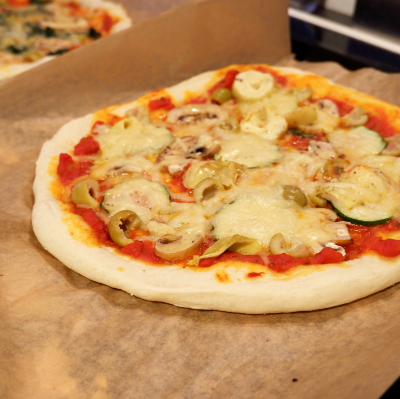 Pizzateig - Vreyja - schnellgemachter, veganer Pizzateig
